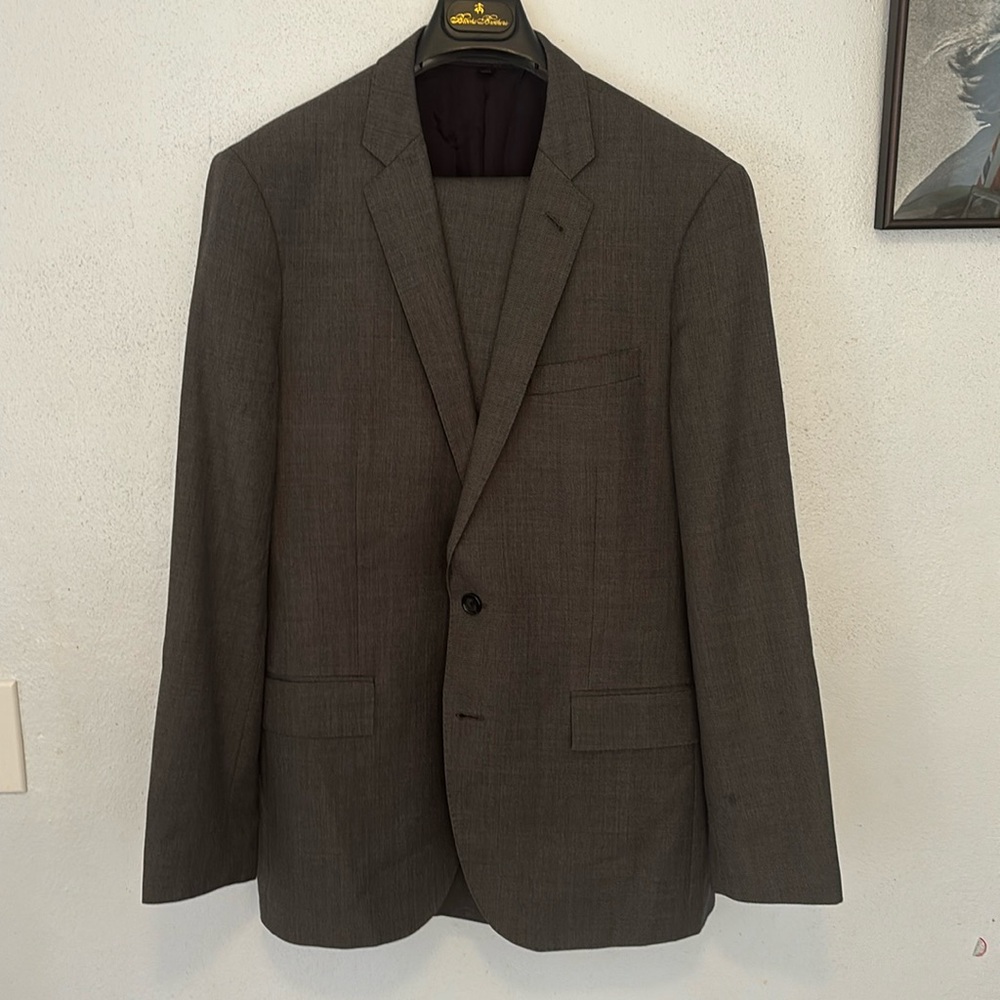 J. Crew Gray 100% Wool Ludlow 2-piece Suit Jacket 42R and Pants 33x30